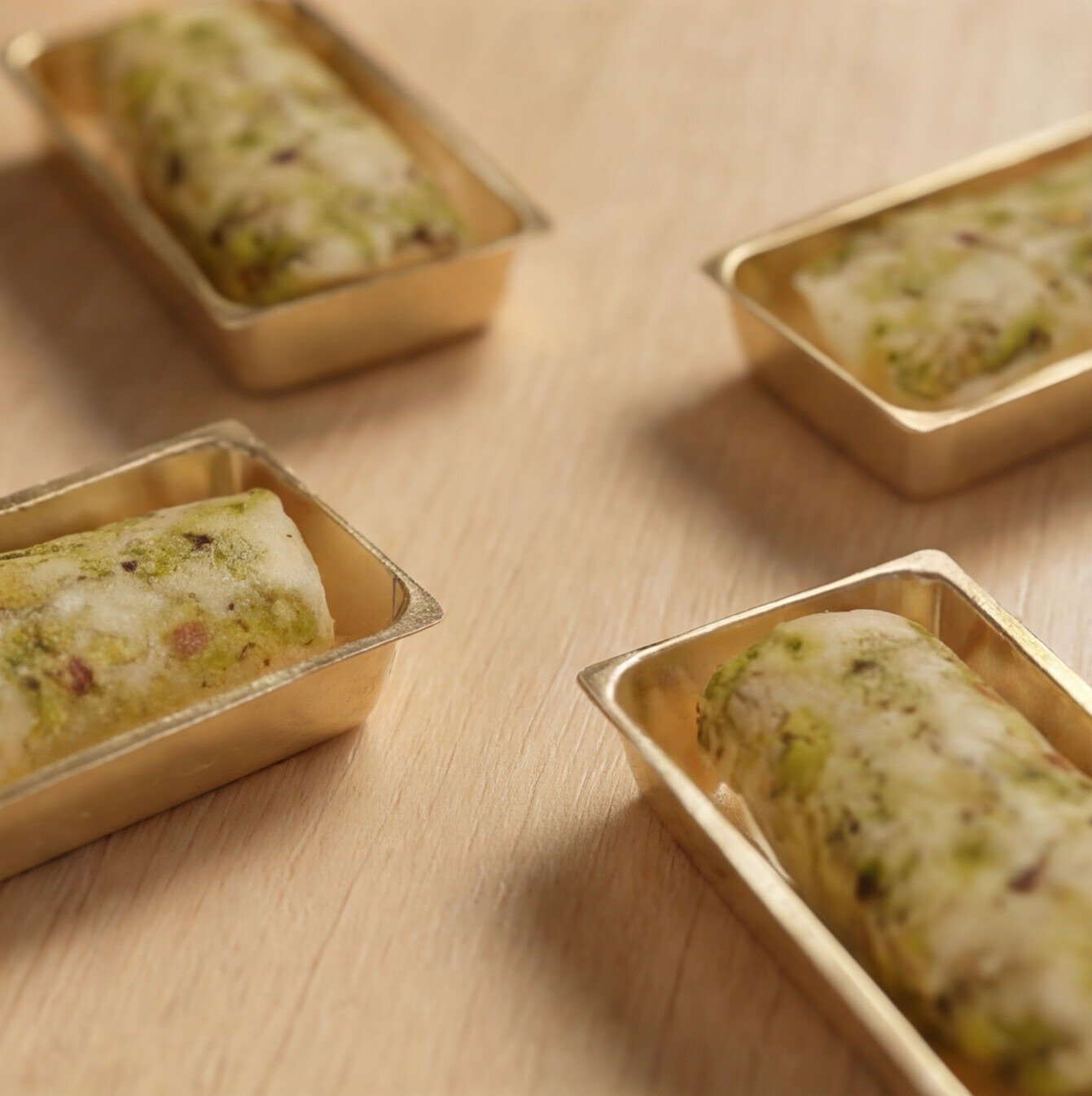 بكشة الطيبين – الأصفر ذهبي مشرق